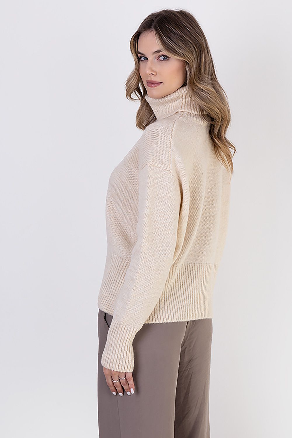 Turtleneck model 187211 MKM