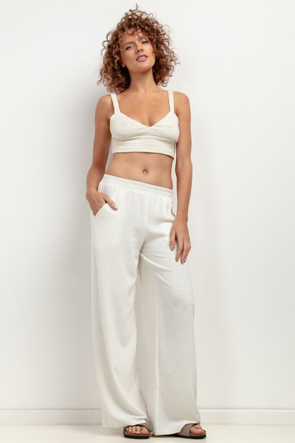 Women trousers model 198553