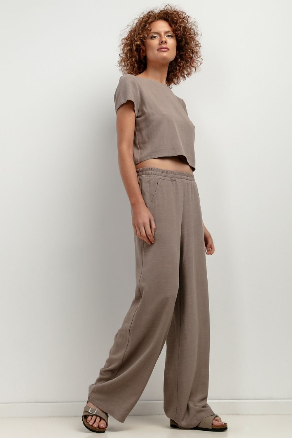 Women trousers model 198553