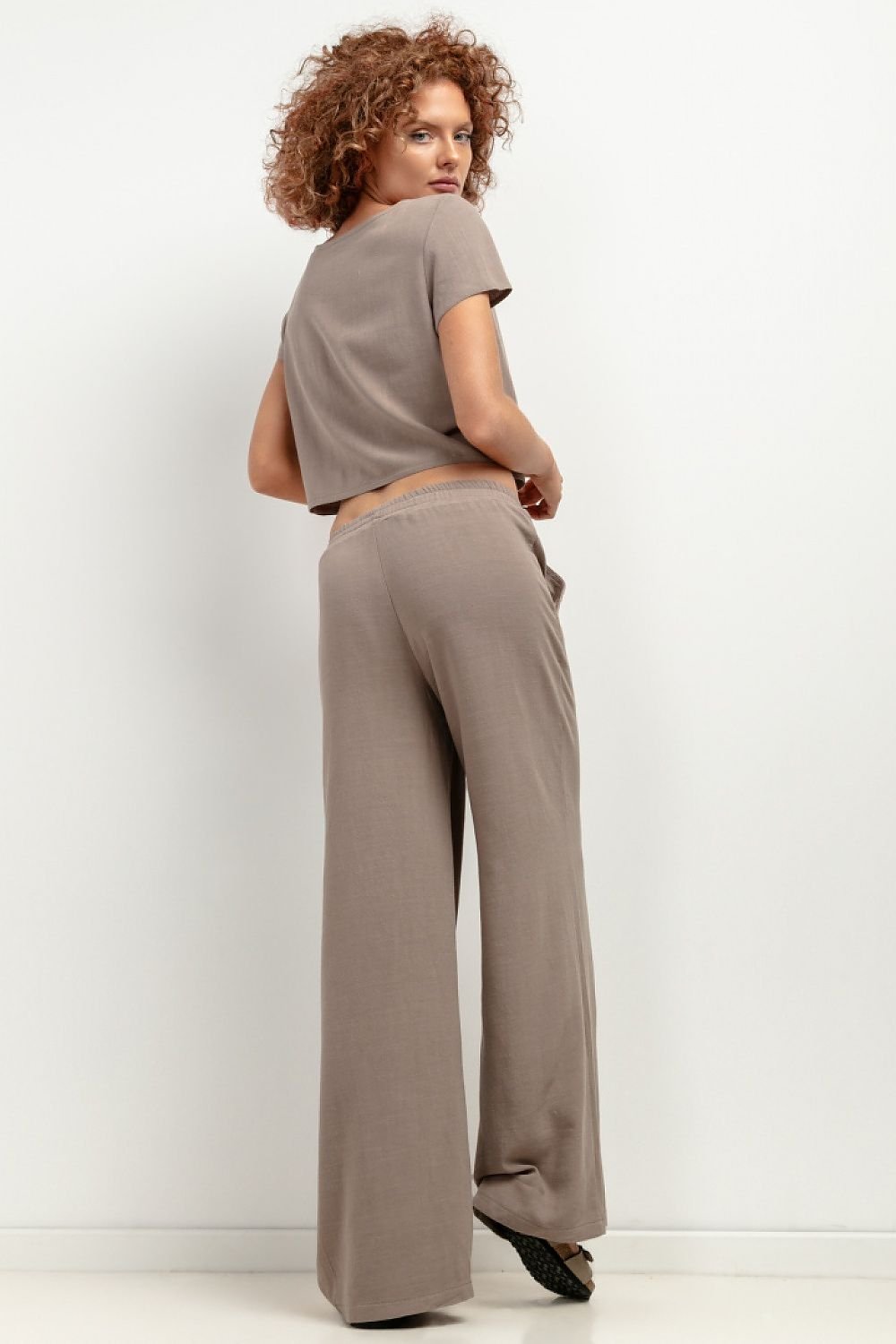 Women trousers model 198553