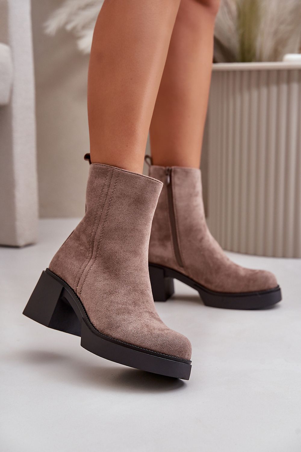 Heel boots model 201542