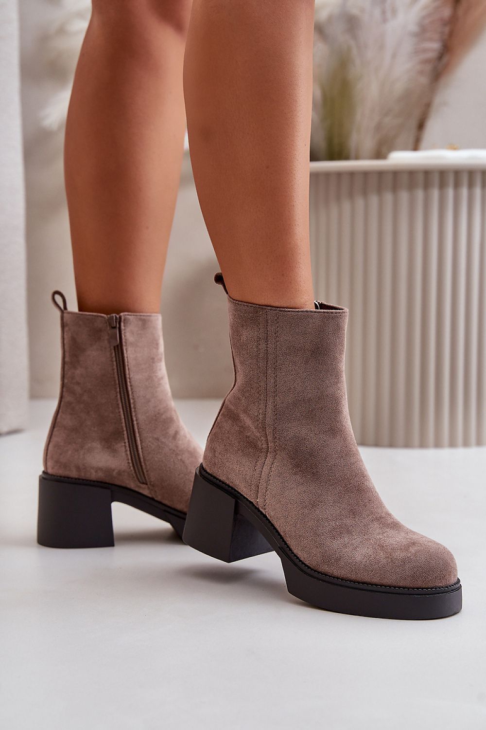 Heel boots model 201542