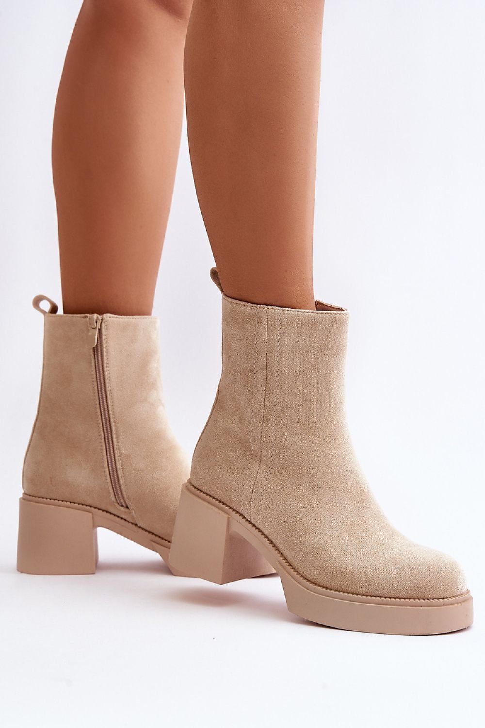 Heel boots model 201542