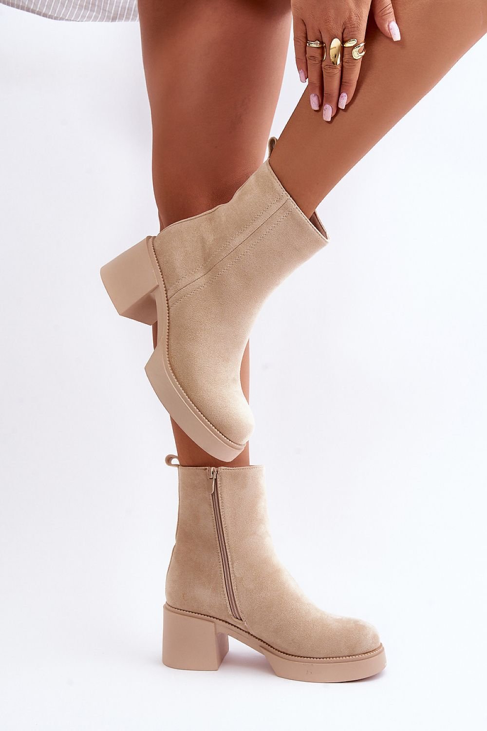 Heel boots model 201542