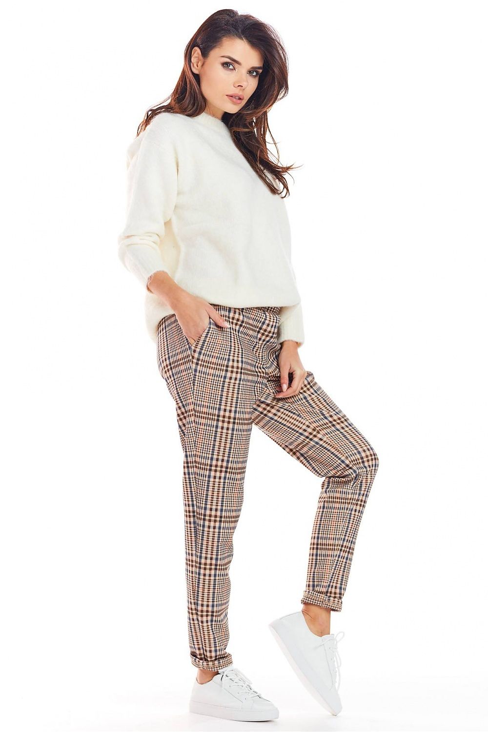 Women trousers model 148986 awama