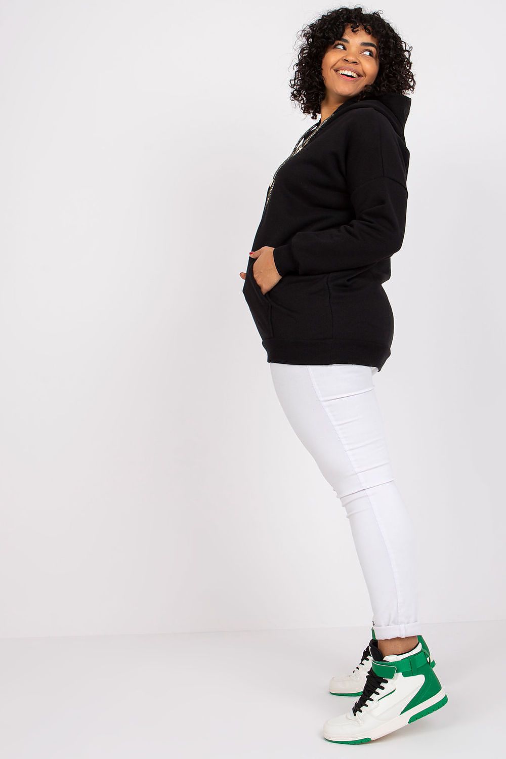 Sweatshirt model 163020 Relevance