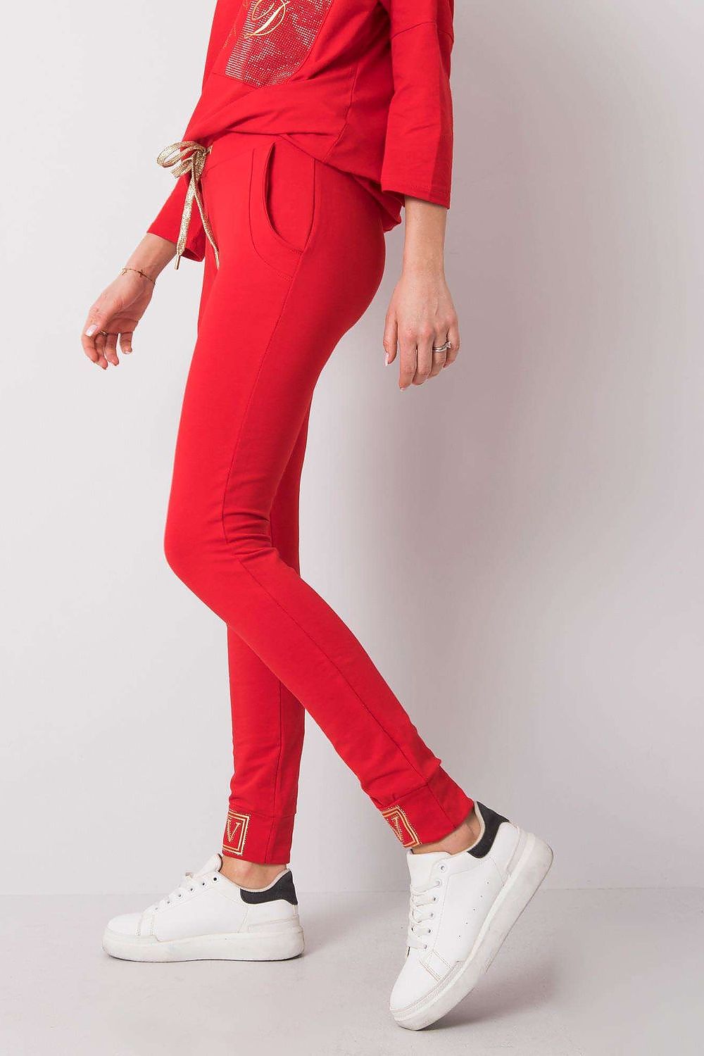 Tracksuit trousers model 166740 Relevance