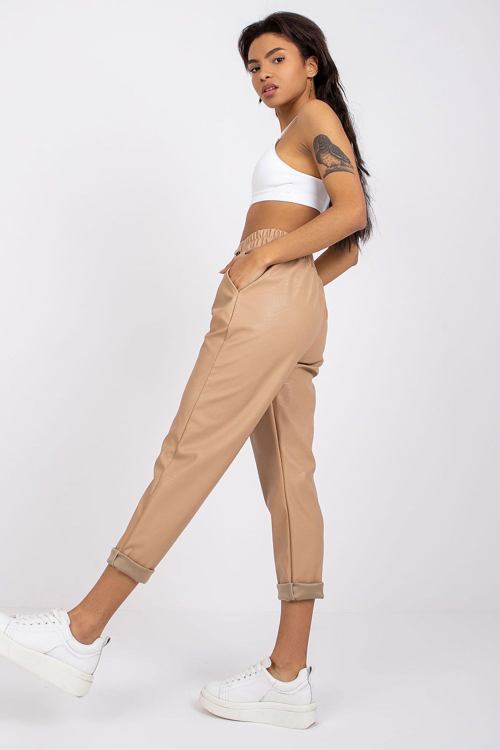 Women trousers model 167381 Italy Moda