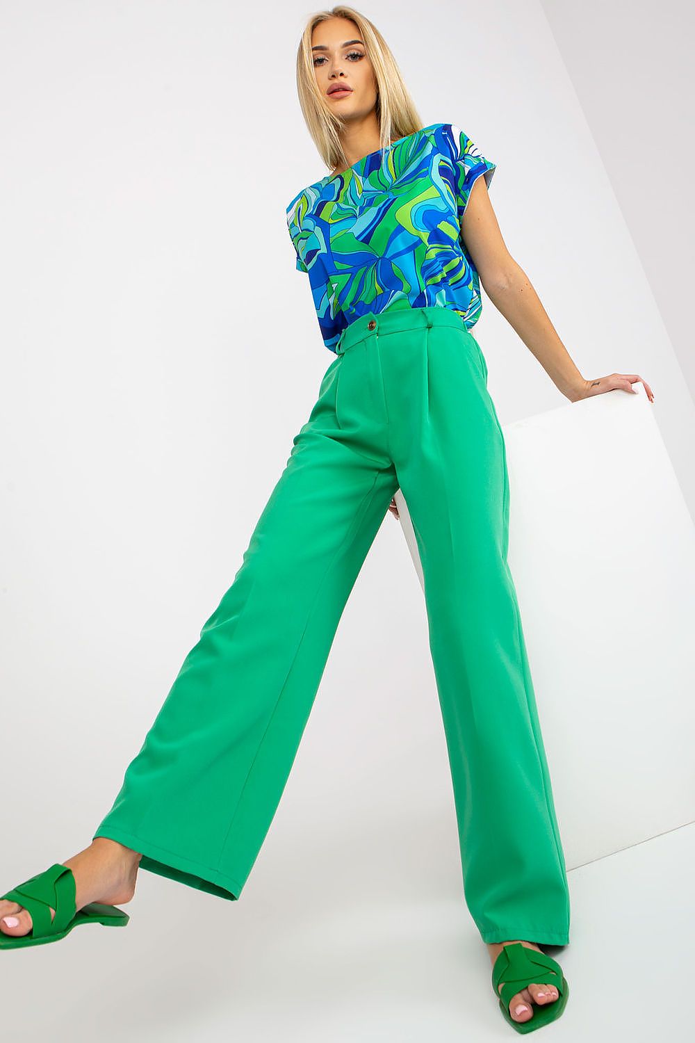 Women trousers model 181351 Italy Moda