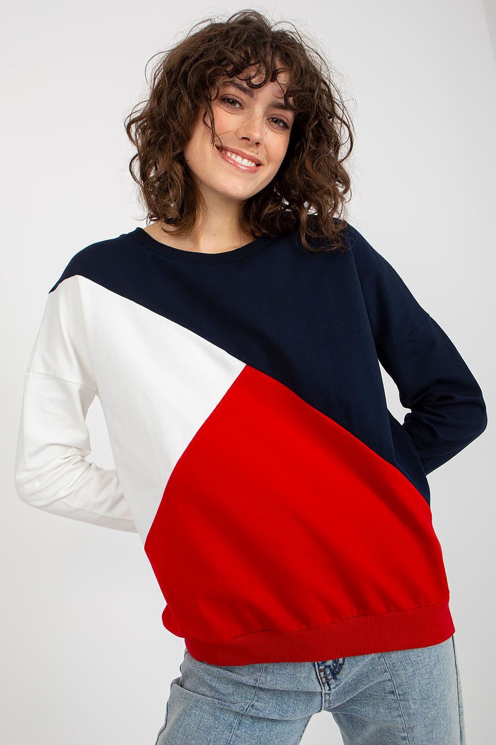 Sweatshirt model 175194 Relevance