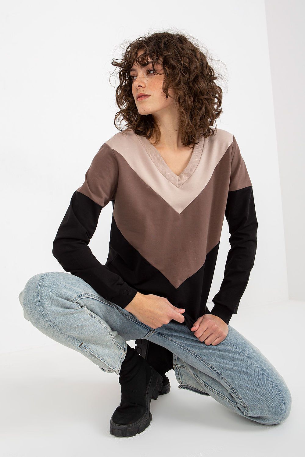 Sweatshirt model 175202 Relevance