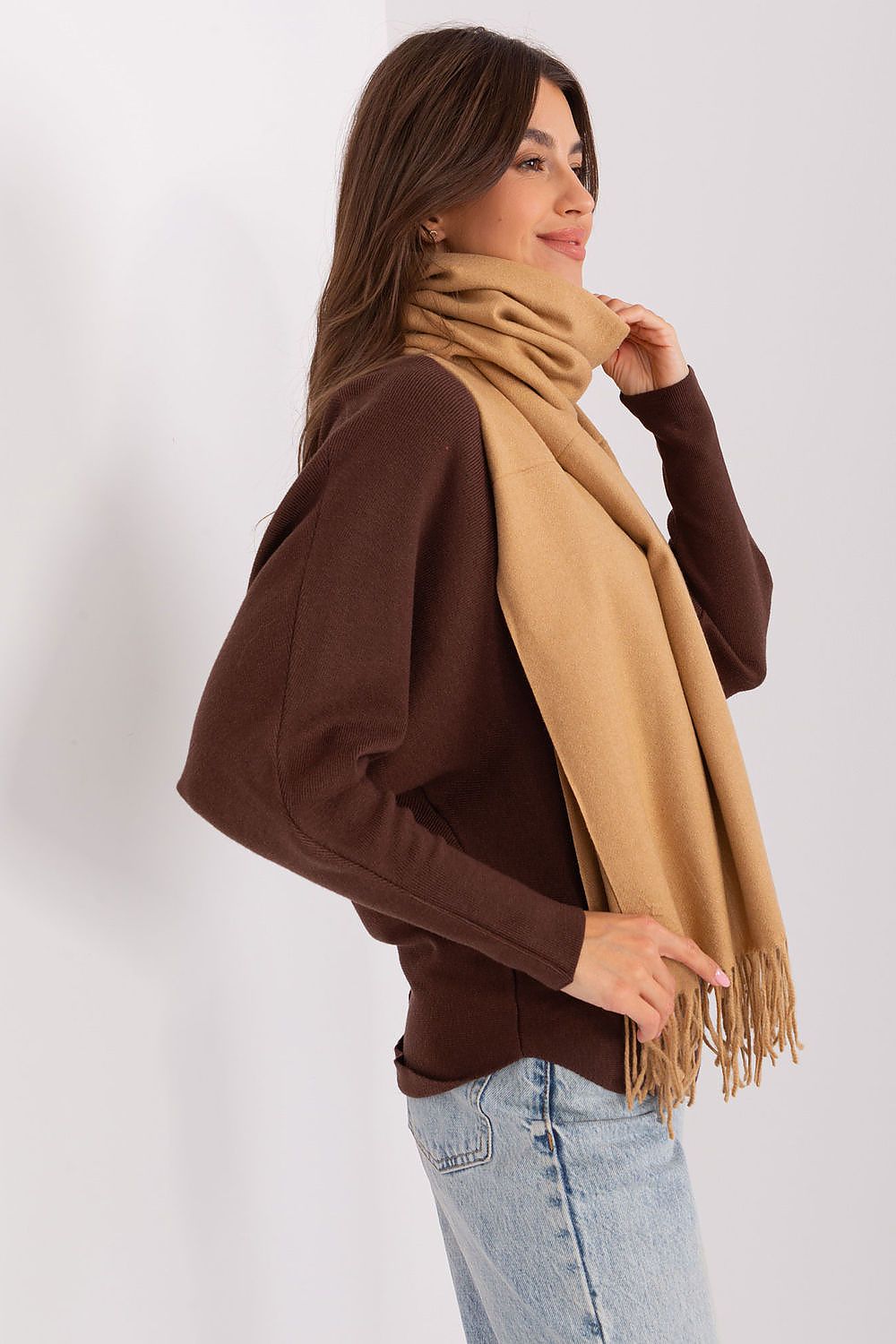 Shawl model 187617 AT